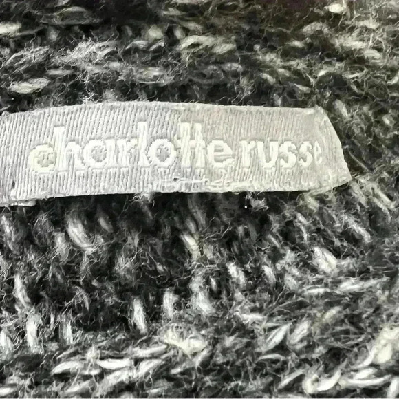 Women’s Charlotte Russe V-neck sweater dress - Picture 3 of 6